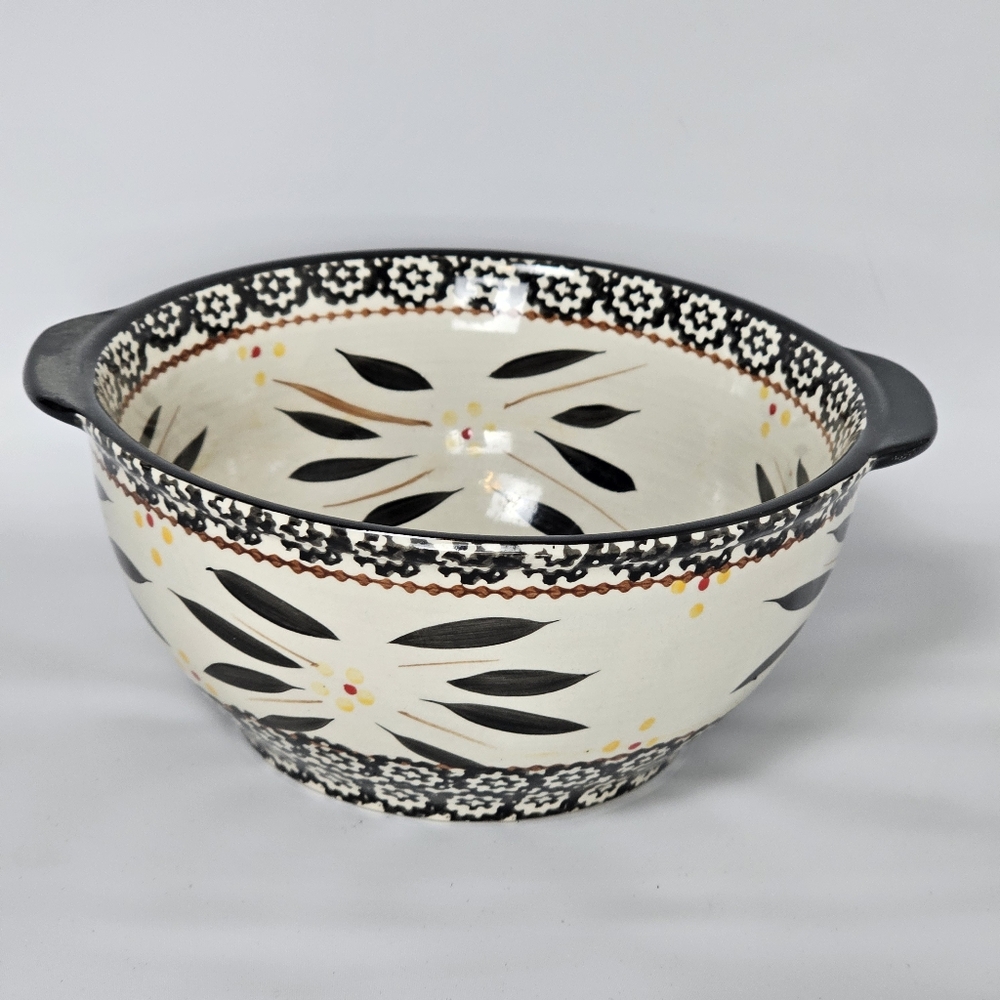 TEMPTATIONS Old World Black Hand Crafted Ovenware 1.5qt Bowl, EUC